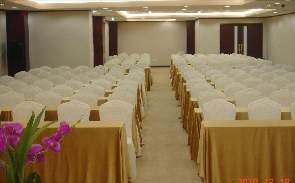 Gardford International Hotel Canton Esterno foto