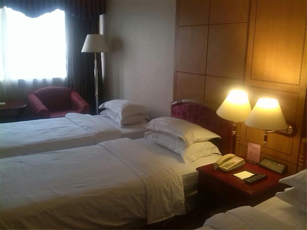Gardford International Hotel Canton Esterno foto
