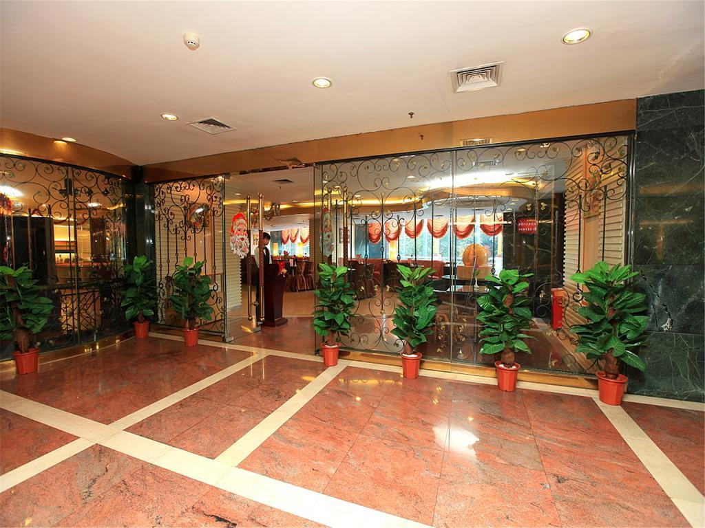 Gardford International Hotel Canton Esterno foto