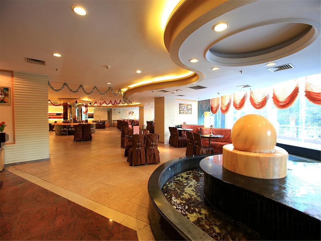 Gardford International Hotel Canton Esterno foto