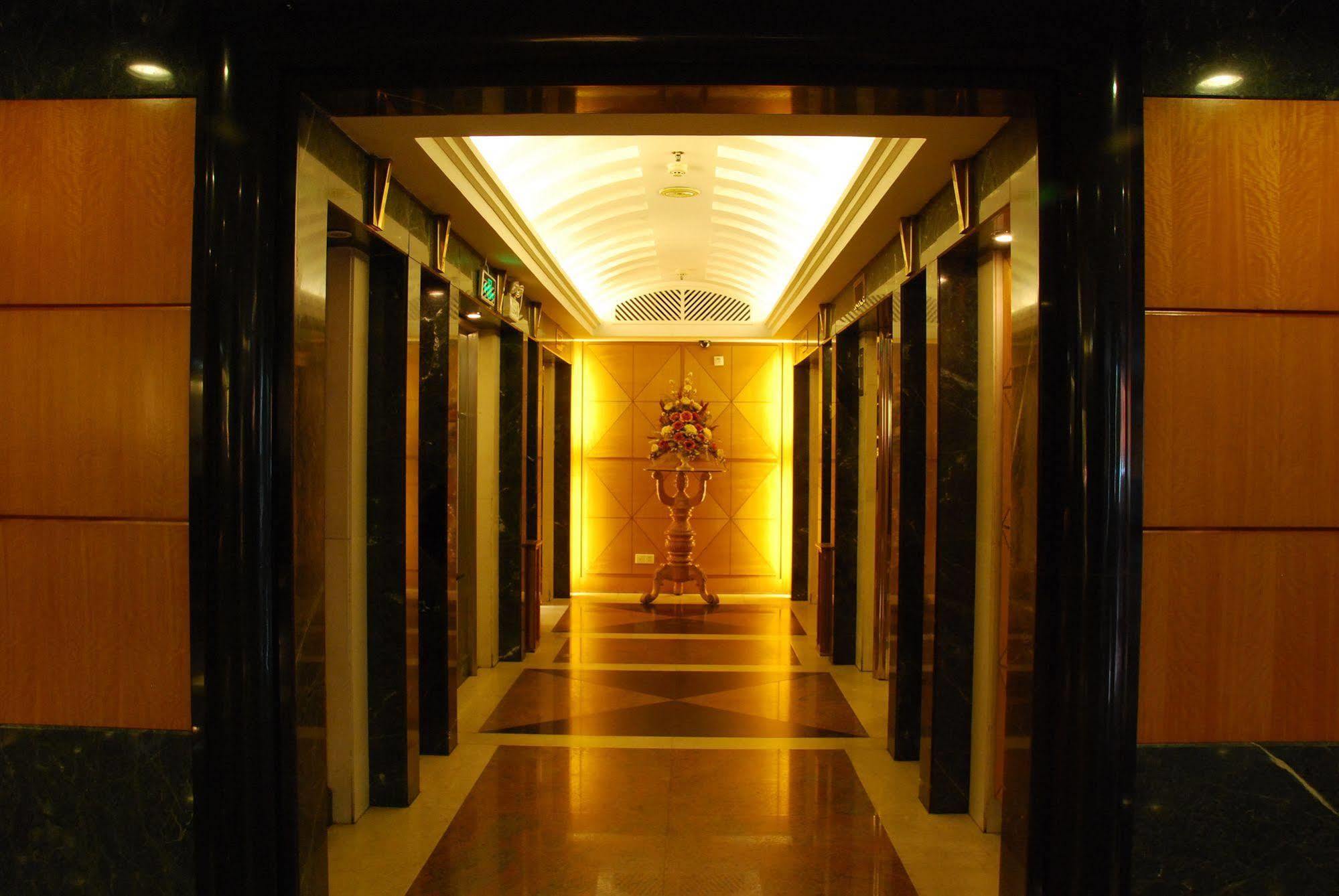 Gardford International Hotel Canton Esterno foto